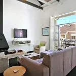 Cottage On Kloof Avenue In Gardens/ Tamboerskloof