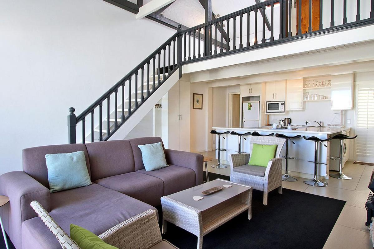 On Kloof Avenue In Gardens/ Tamboerskloof Holiday home Cape Town